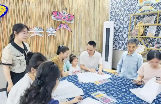 “牵线”非遗传承“扎”出夜色新乐趣